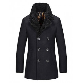 In autumn and winter. Young men in the thickened fur collar coat from long coat slim business woolen coat